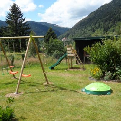 Jardin commun aux 3 meublés